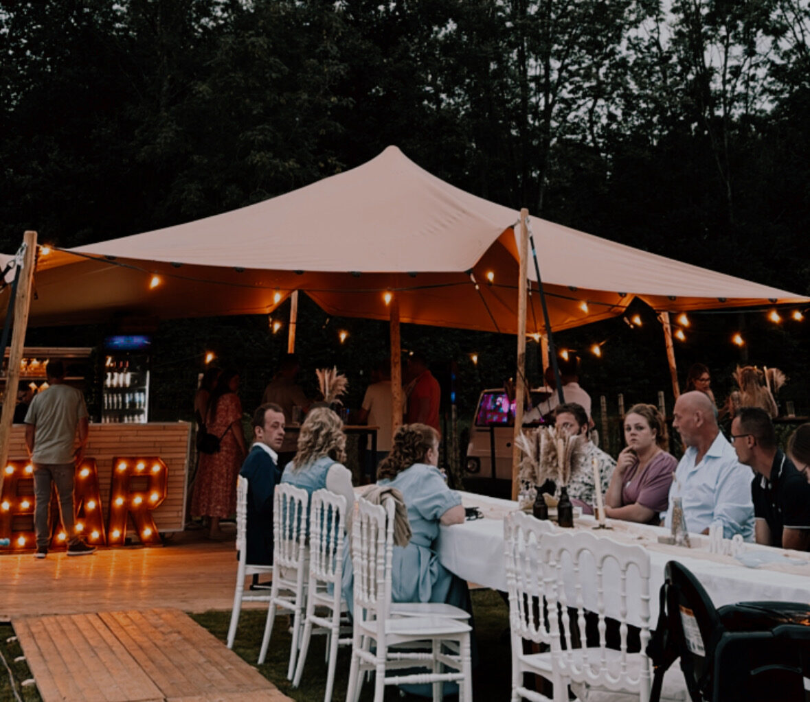 {“eId”:”664558187699606″,”CameraPosition”:1}